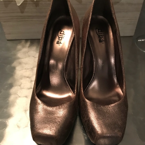 Diba Gold Heels size 8.5 - Picture 2 of 4